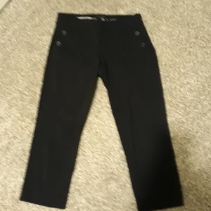Black Capri pants